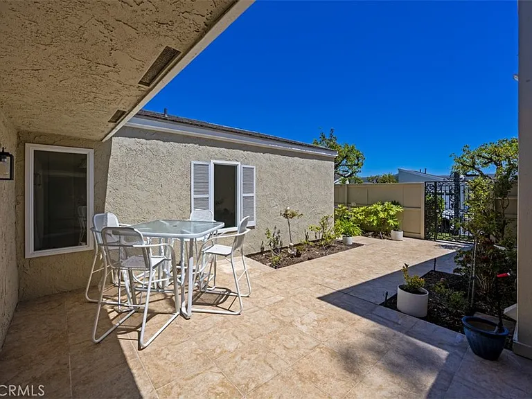 22821 Mariano Dr — Photo 10