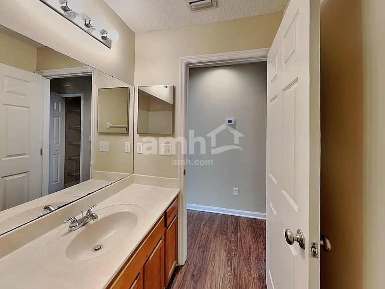 10902 Campus Heights Ln — Photo 15