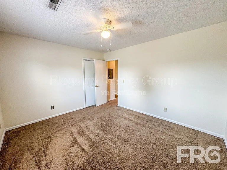 2108 E 3rd St #B — Photo 18
