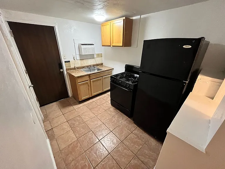 115 E Alturas St — Photo 2