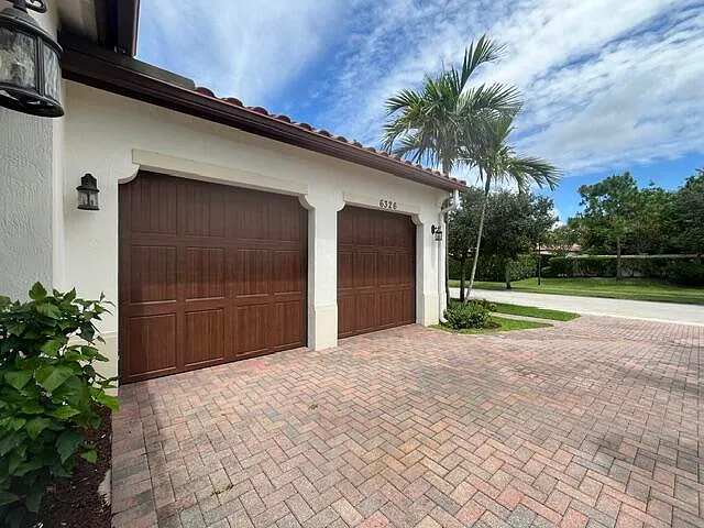 6326 Grebe Ct — Photo 3