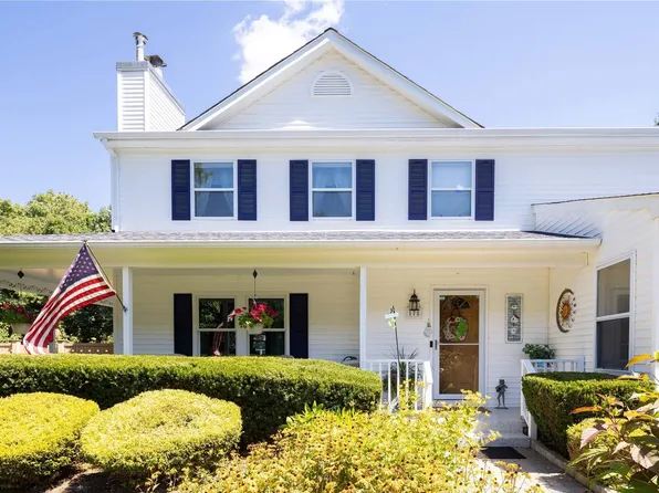 175 Natures Lane, Miller Place, NY 11764