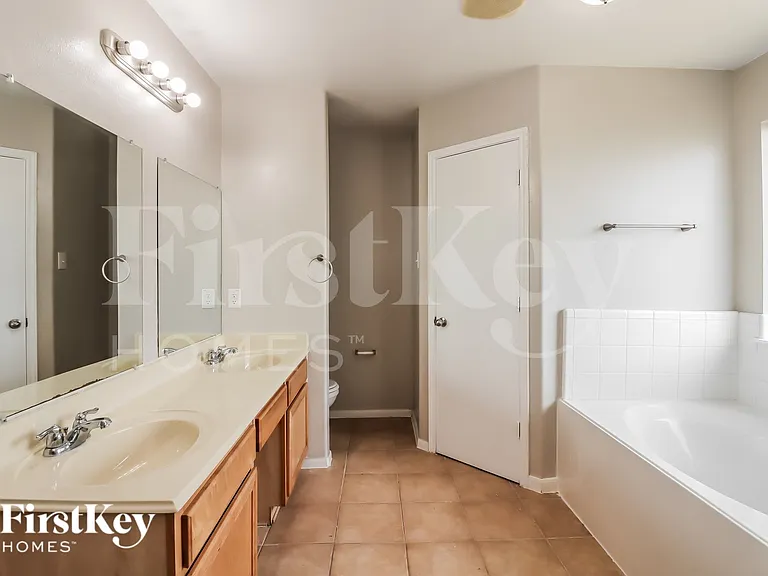 25339 Barmby Dr — Photo 11
