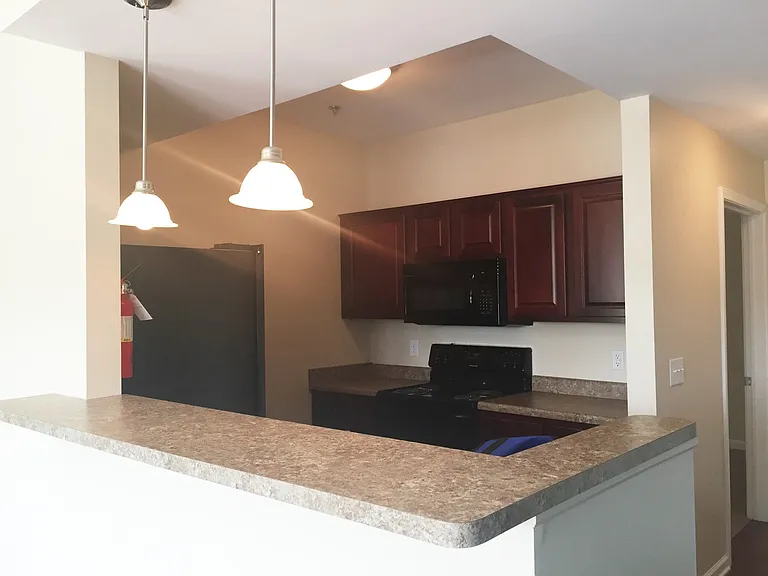 Morton Grad Apartments — Photo 44