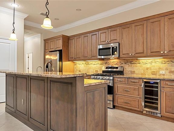 5th image of 7684 Silverwood Ct