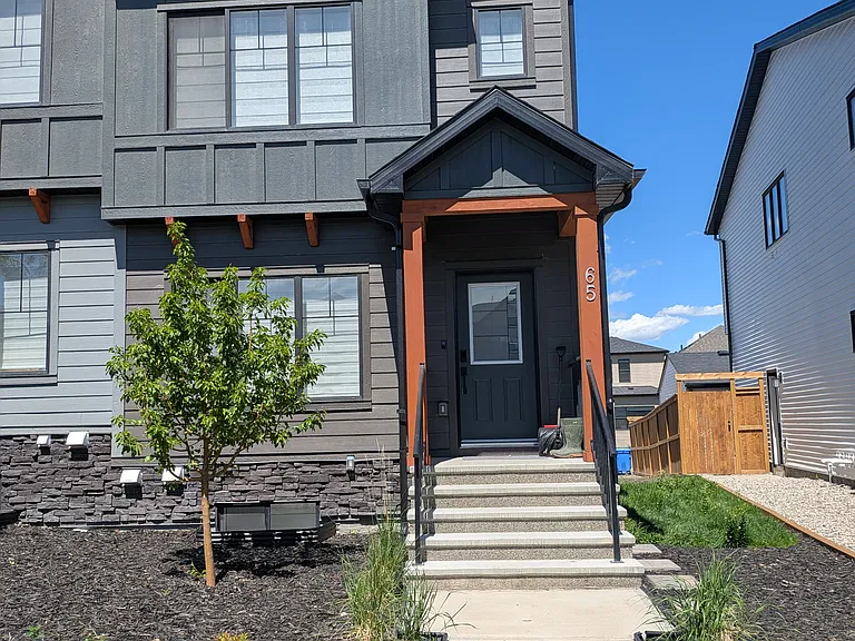65 Silverton Glen Gate SW #65 — Photo 1