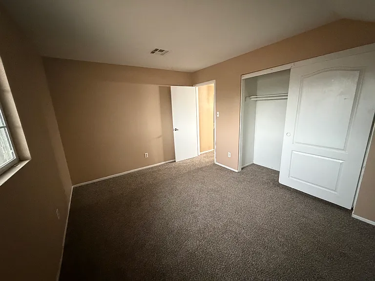 7979 W Devonshire Ave — Photo 14