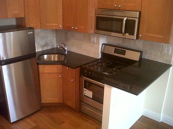 3rd image of 348 E 58th St APT 6B