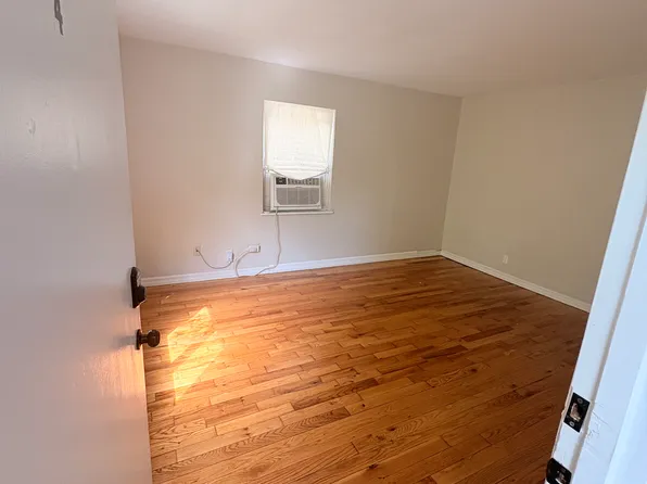 1648 Summit Rd APT 4, Cincinnati, OH 45237