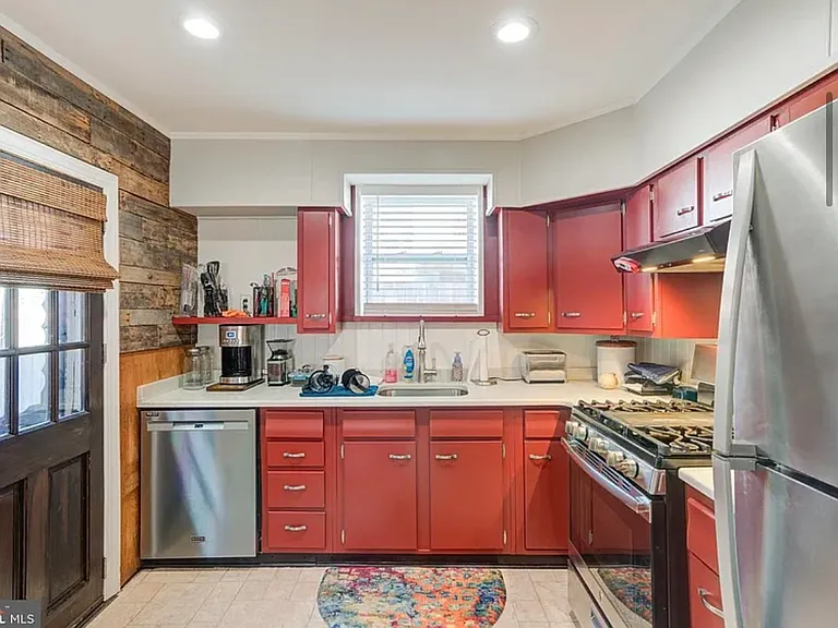 2820 Miller St — Photo 4