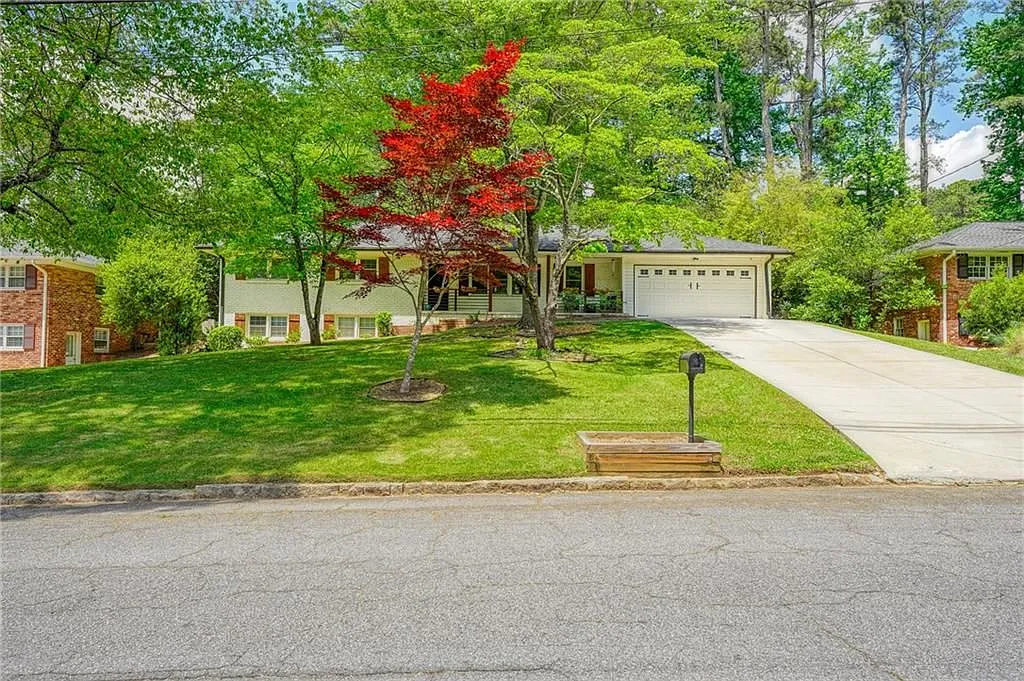 4 bed, 4.0 bath, 2542 sqft, $5,500 — Photo 2