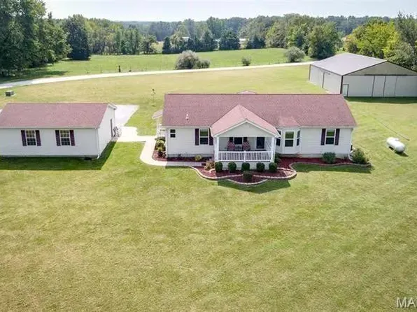 26821 Andrews Ln, Warrenton, MO 63383