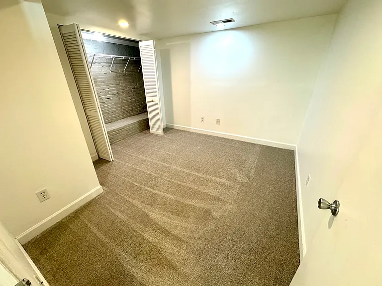 567 Whispering Hills Dr #B — Photo 15