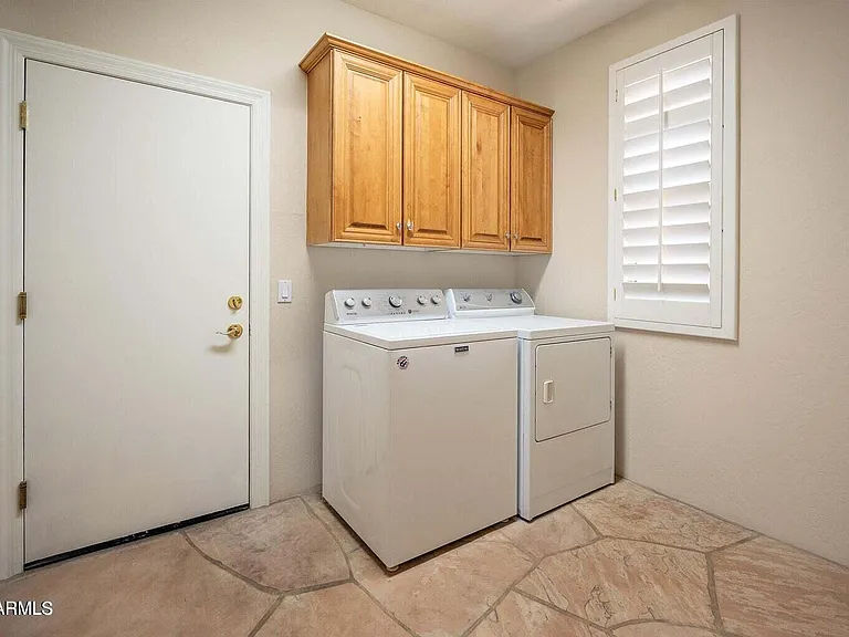7684 E Balao Dr — Photo 24