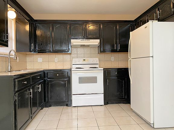4th image of 1717 German Ave APT 1