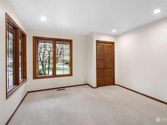 4th bedroom or study on main floor>
