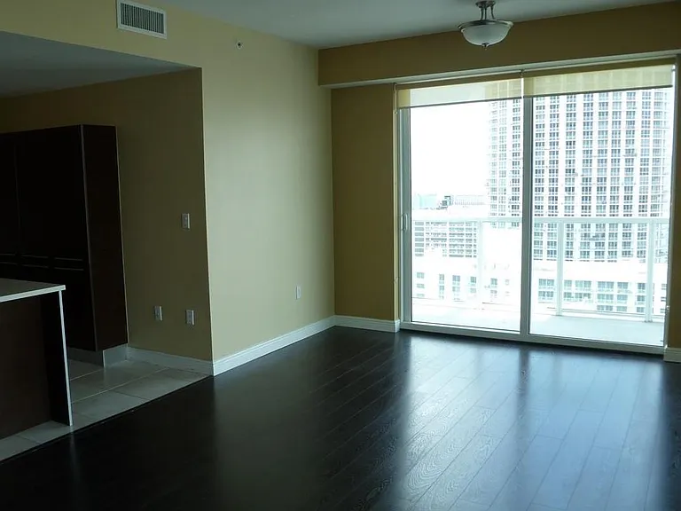 1900 N Bayshore Dr #2120 — Photo 3