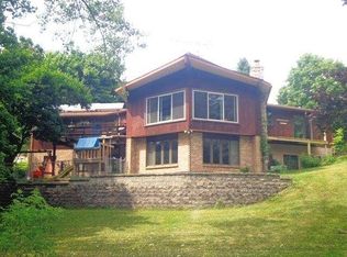 209 Brookview Ave, Adell, WI 53001