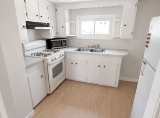 9 Clement St, Tiverton, RI 02878