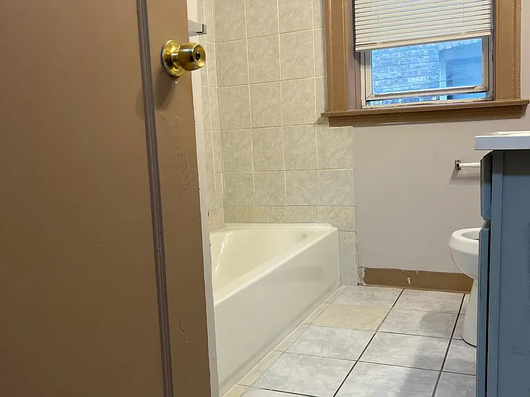 8253 S Maryland Ave #1 — Photo 15