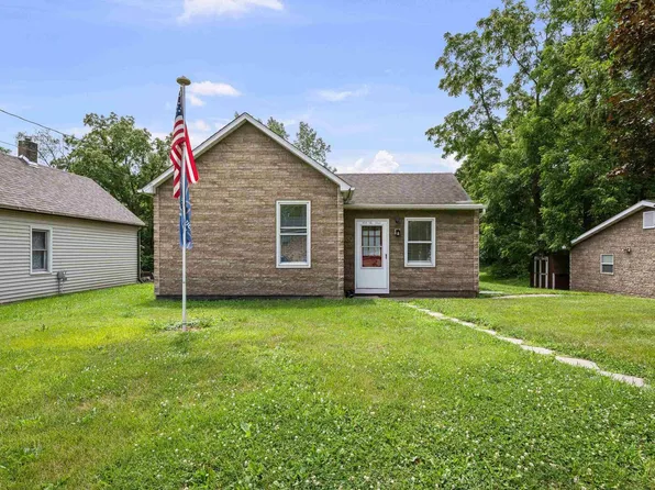 404 5th St, Sherrard, IL 61281