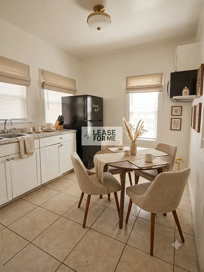 1669 Arlington Ave - Cozy 1BR/1BA Apartment in Mid-City LA | Small Pets Welcome | Great Location — Photo 3