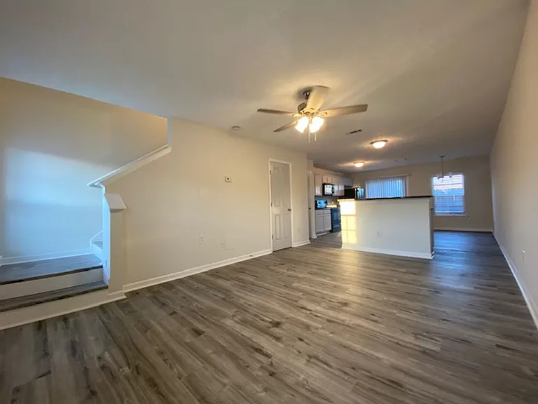 324 Stewarts Landing Cir — Photo 2