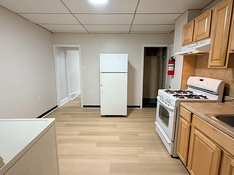 337 Woodland St — Photo 3