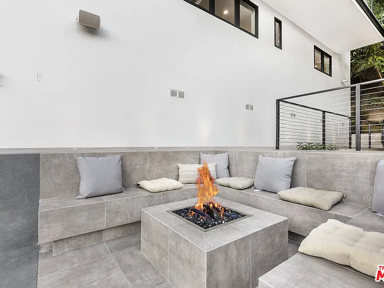 7317 Caverna Dr — Photo 41