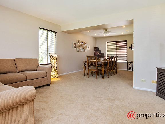 Living Room / Dining Room