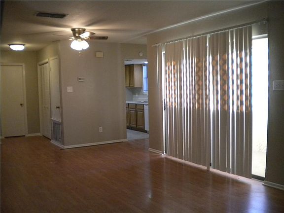 4th image of 2418 Capitan Dr APT D