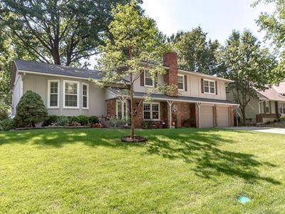 9748 Riggs St, Overland Park, KS, 66212