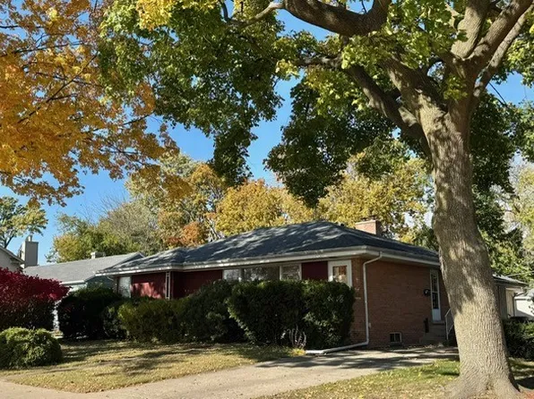 714 E Thacker St, Des Plaines, IL 60016
