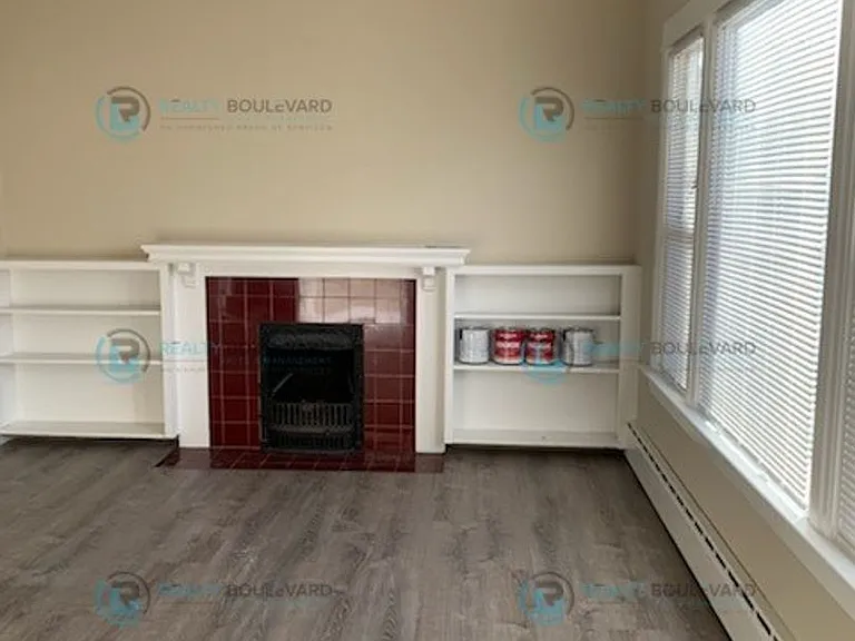 245 W Taylor St — Photo 7