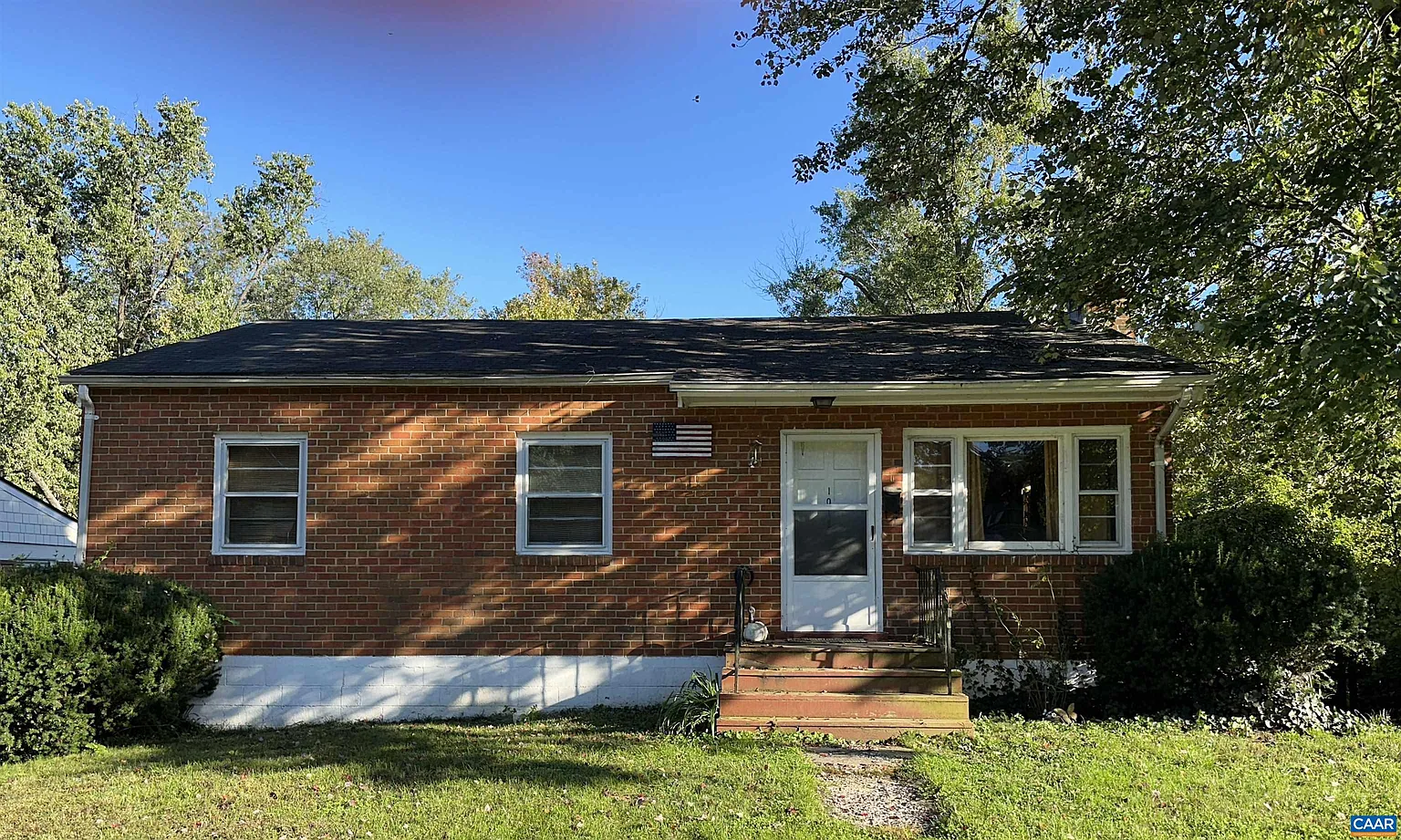 1012 Holmes Ave photo 1