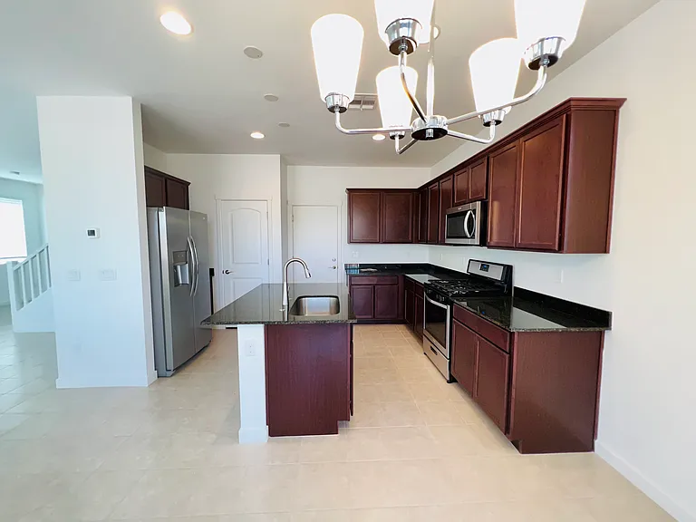6038 W Hartford Ct — Photo 6