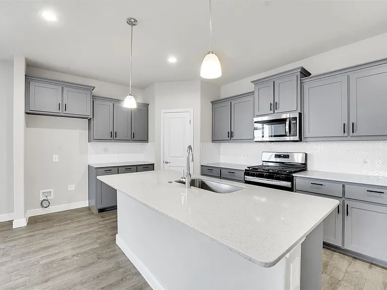 1012 Southwark Dr — Photo 7
