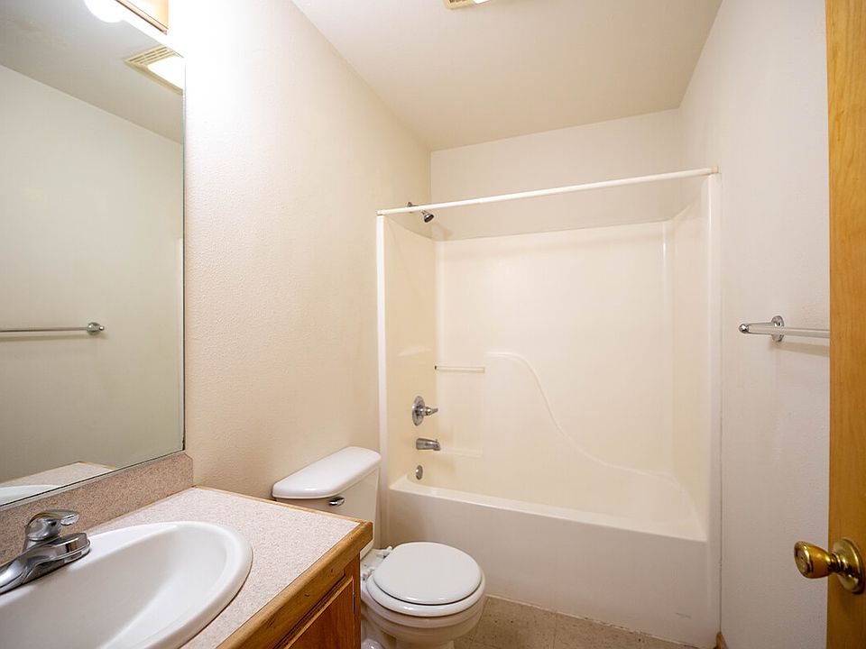 1312-Guillory-Bathroom_03292023