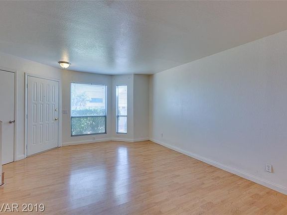 5th image of 503 Kristin Ln