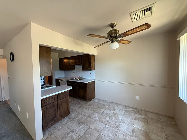 439 Riviera Dr — Photo 17
