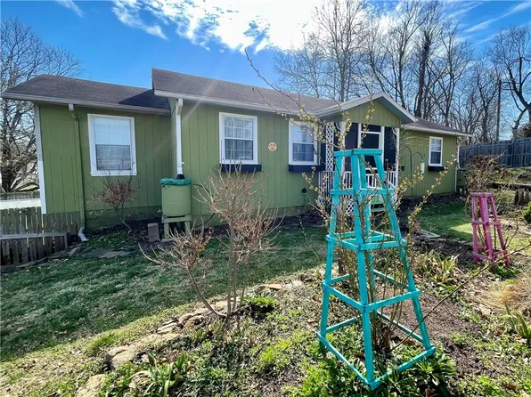 400 S Harris St, Huntsville, AR 72740