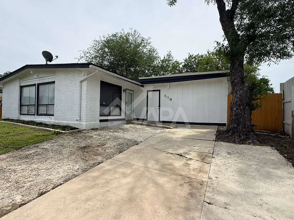 3 bed, 1586 sqft, $2,000 — Photo 2