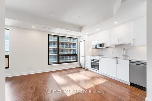180 George St #1403 Photo 1