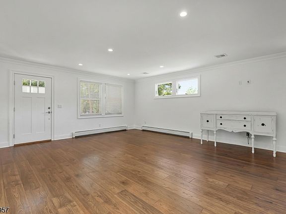 3rd image of 11 Leighton Ave