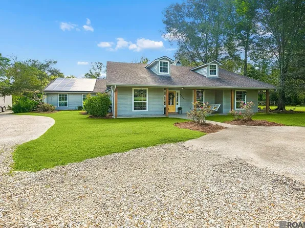 6822 Greenmeadow Dr, Greenwell Springs, LA 70739