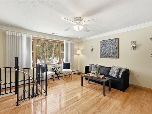 5th image of 28 Nonquit St