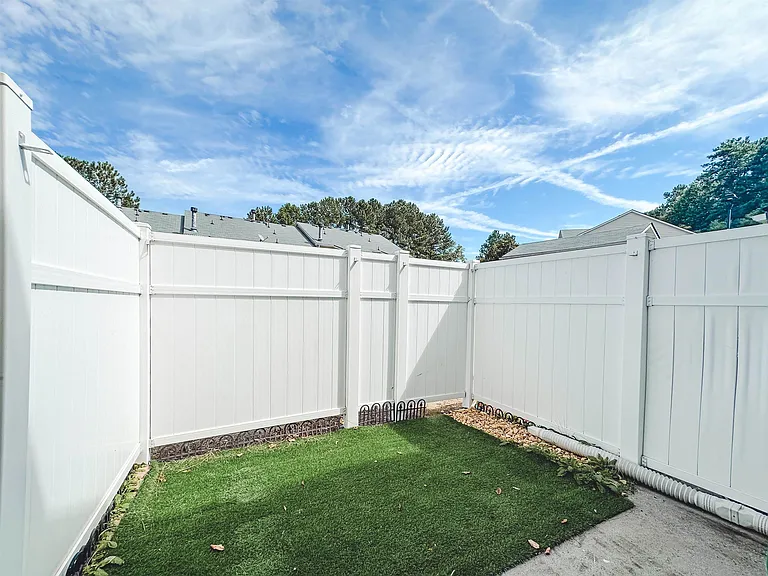 3247 Hidden Cove Cir — Photo 25