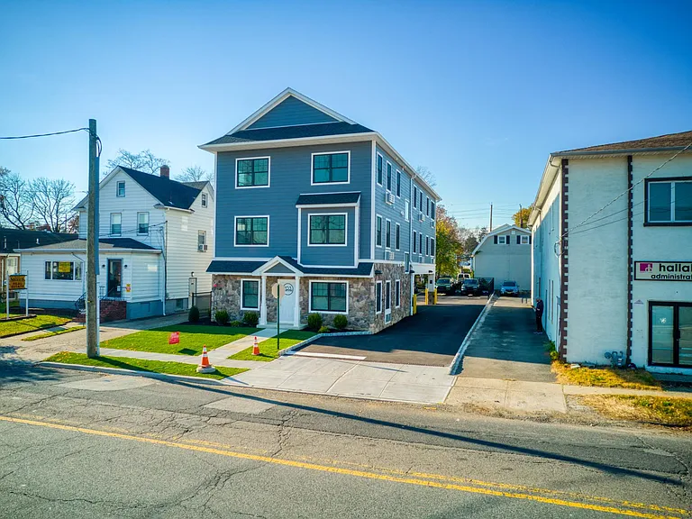103 Johnson Ave #201 — Photo 8