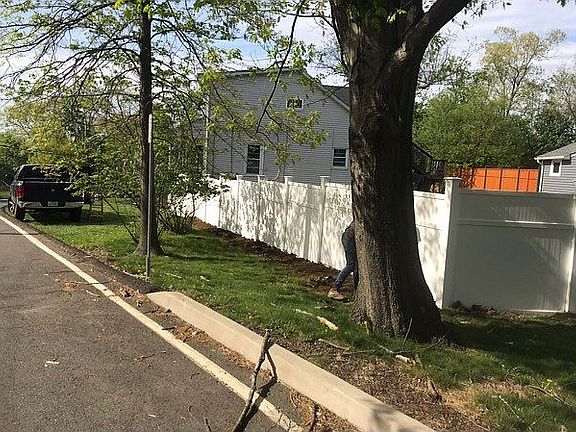 3rd image of 25 Laurel Rd