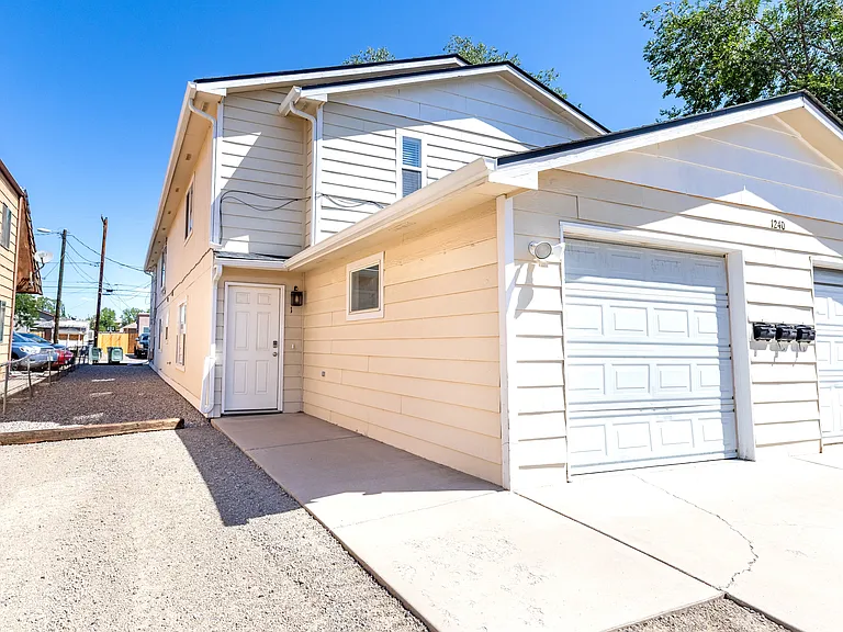 1240 Bunting Ave #1 — Photo 19